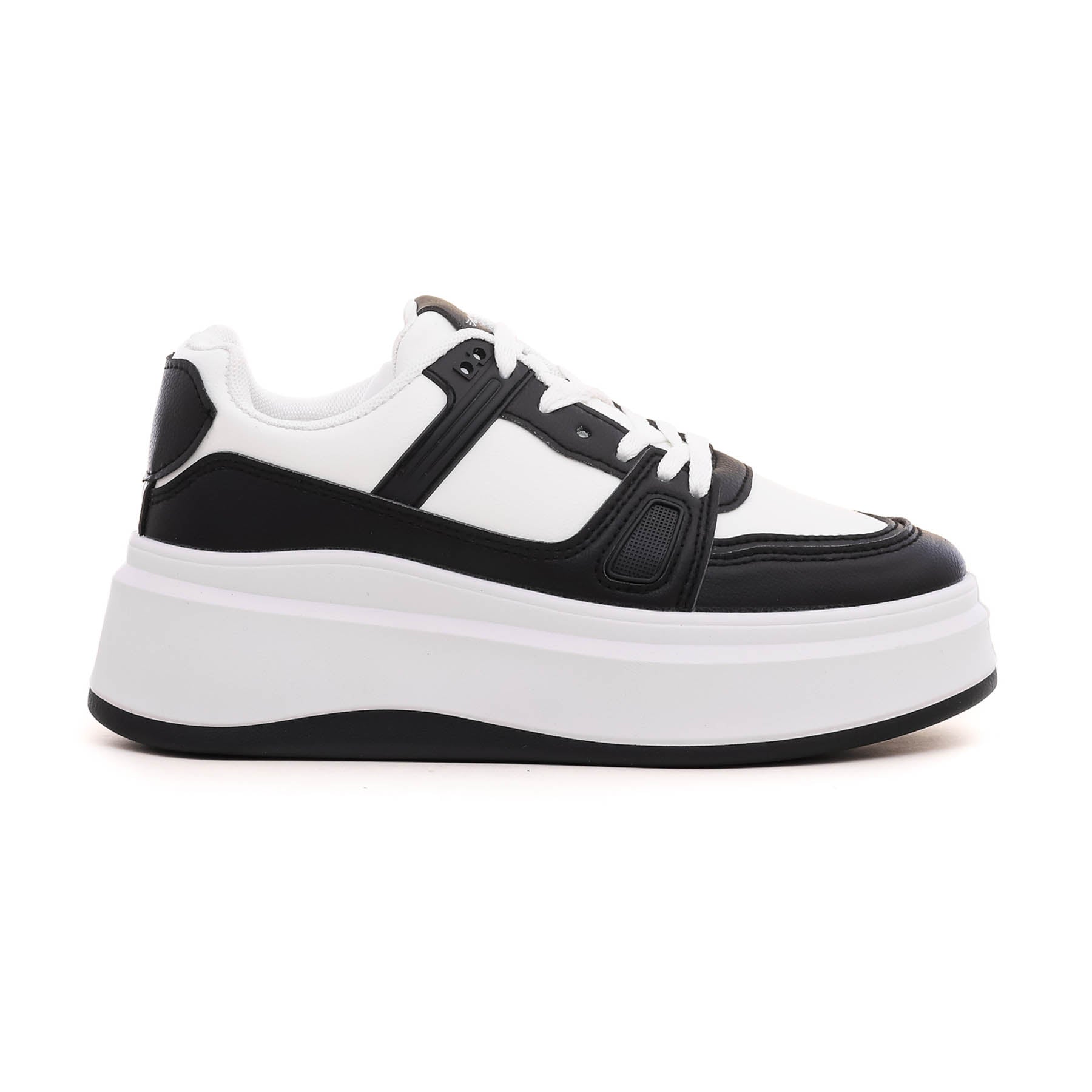 Black Casual Sneaker AT7230