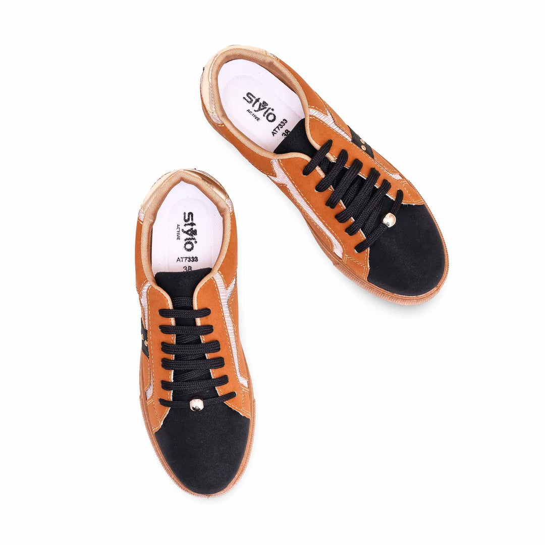 Mustard Casual Sneaker AT7333