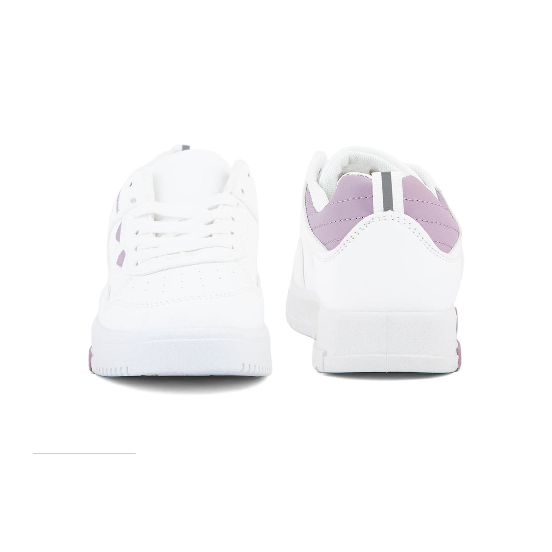 White Sneaker AT7389