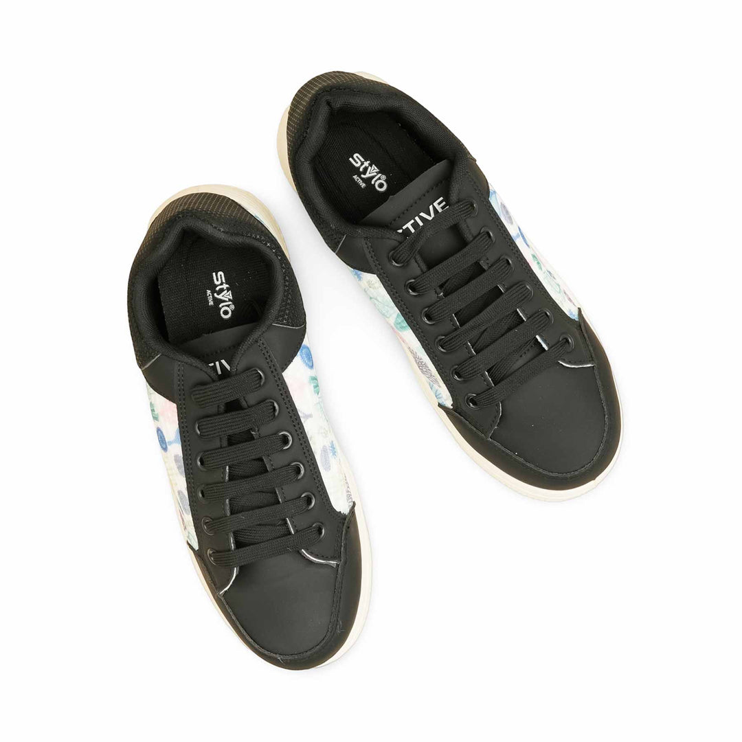 Black Casual Sneaker For Women AT7409