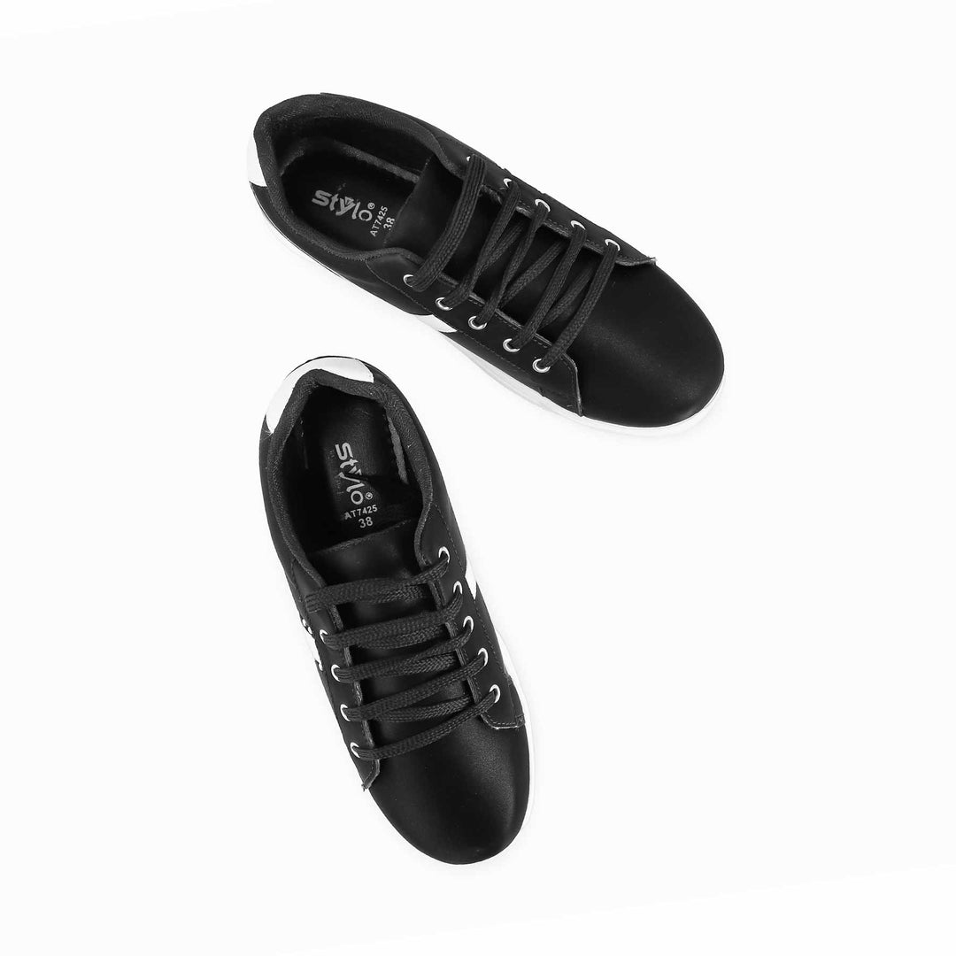 Black Casual Sneaker AT7425