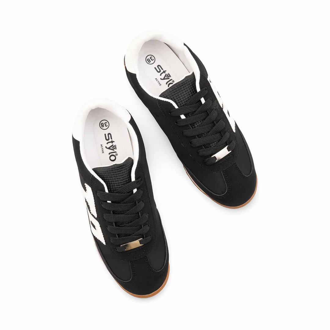 Black Casual Sneaker For Women AT7433