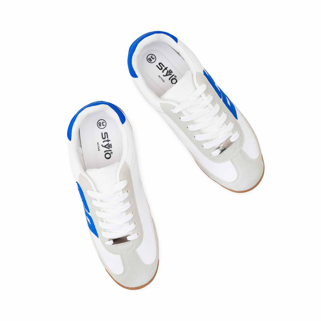 White Casual Sneaker For Ladies AT7433