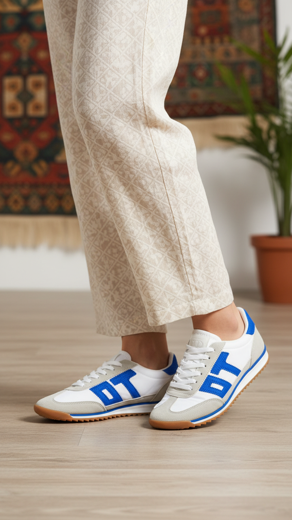 White Casual Sneaker For Ladies AT7433