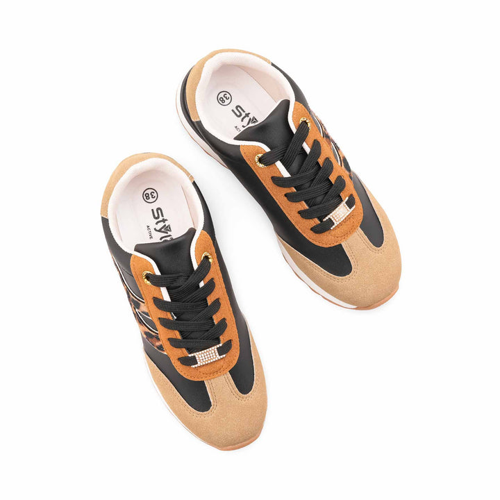 Black Casual Sneaker For Women AT7434