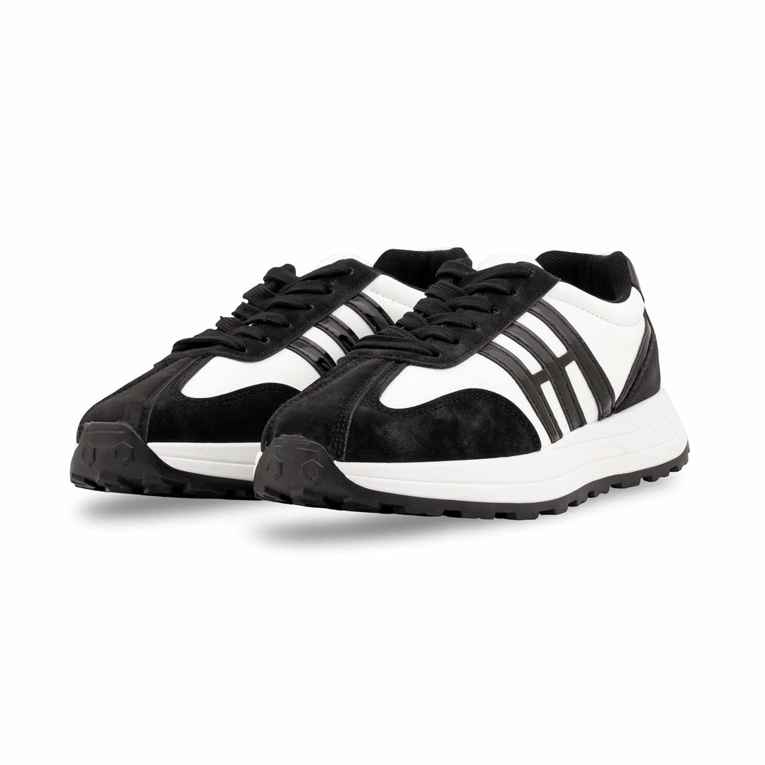 Black Casual Sneaker For Women AT7436