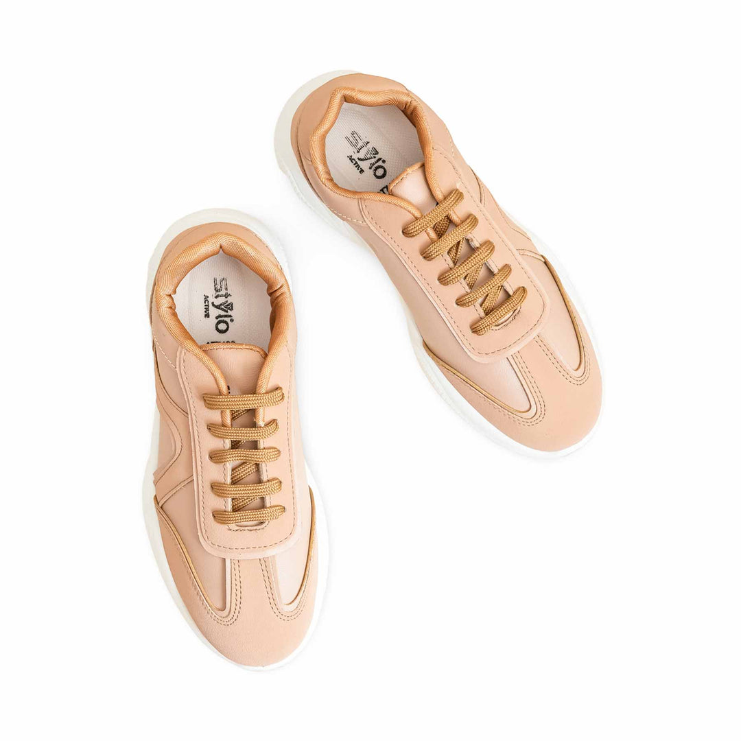 Beige Casual Sneaker AT7438