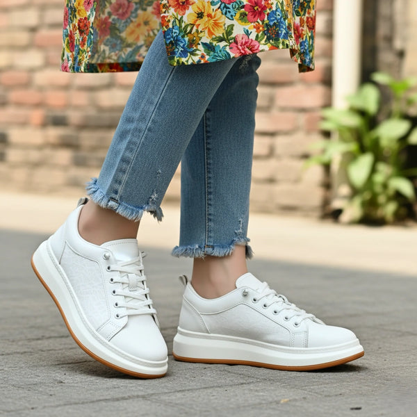 White Casual Sneaker For Women AT7444