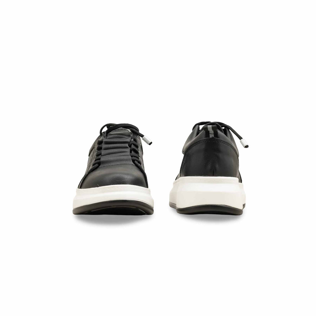 Black Casual Sneaker For Women AT7444