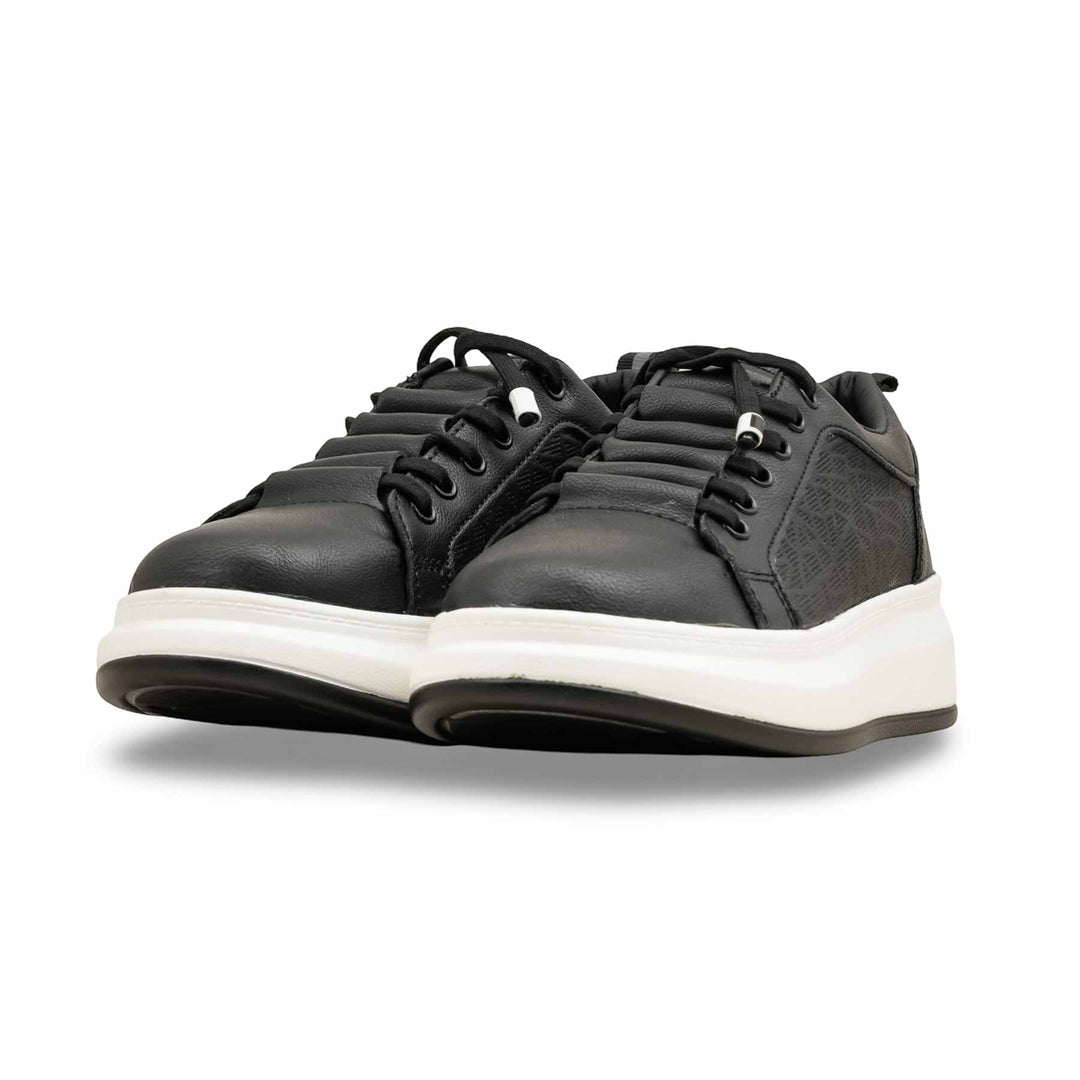 Black Casual Sneaker For Women AT7444
