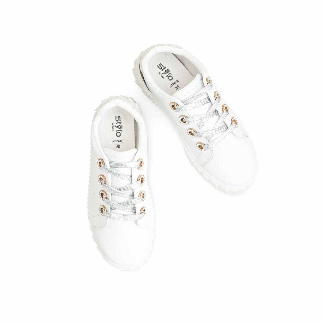 White Casual Sneaker AT7448