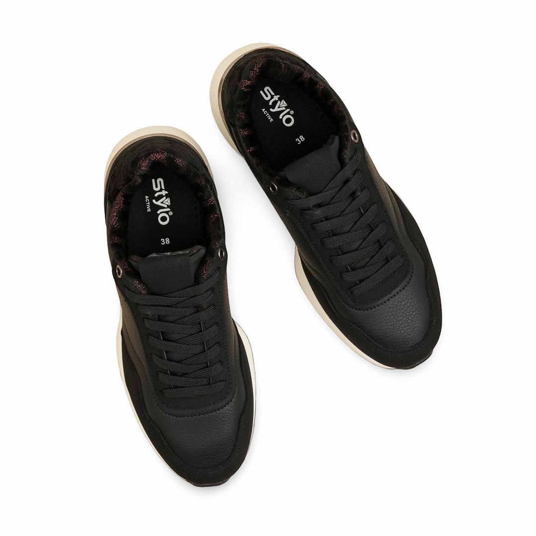 Black Casual Sneaker For Women AT7450