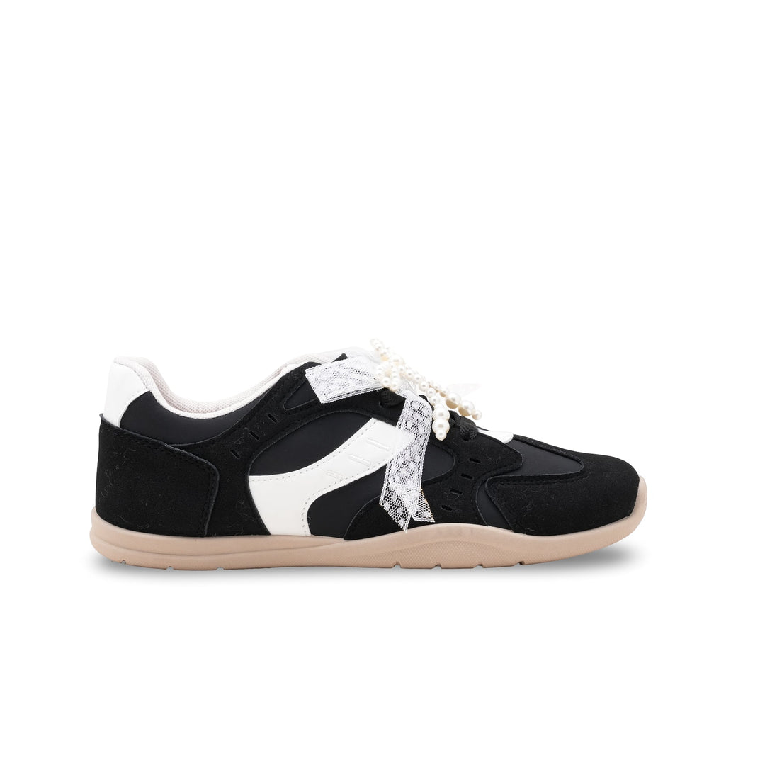 Black Casual Sneaker For Ladies AT7458