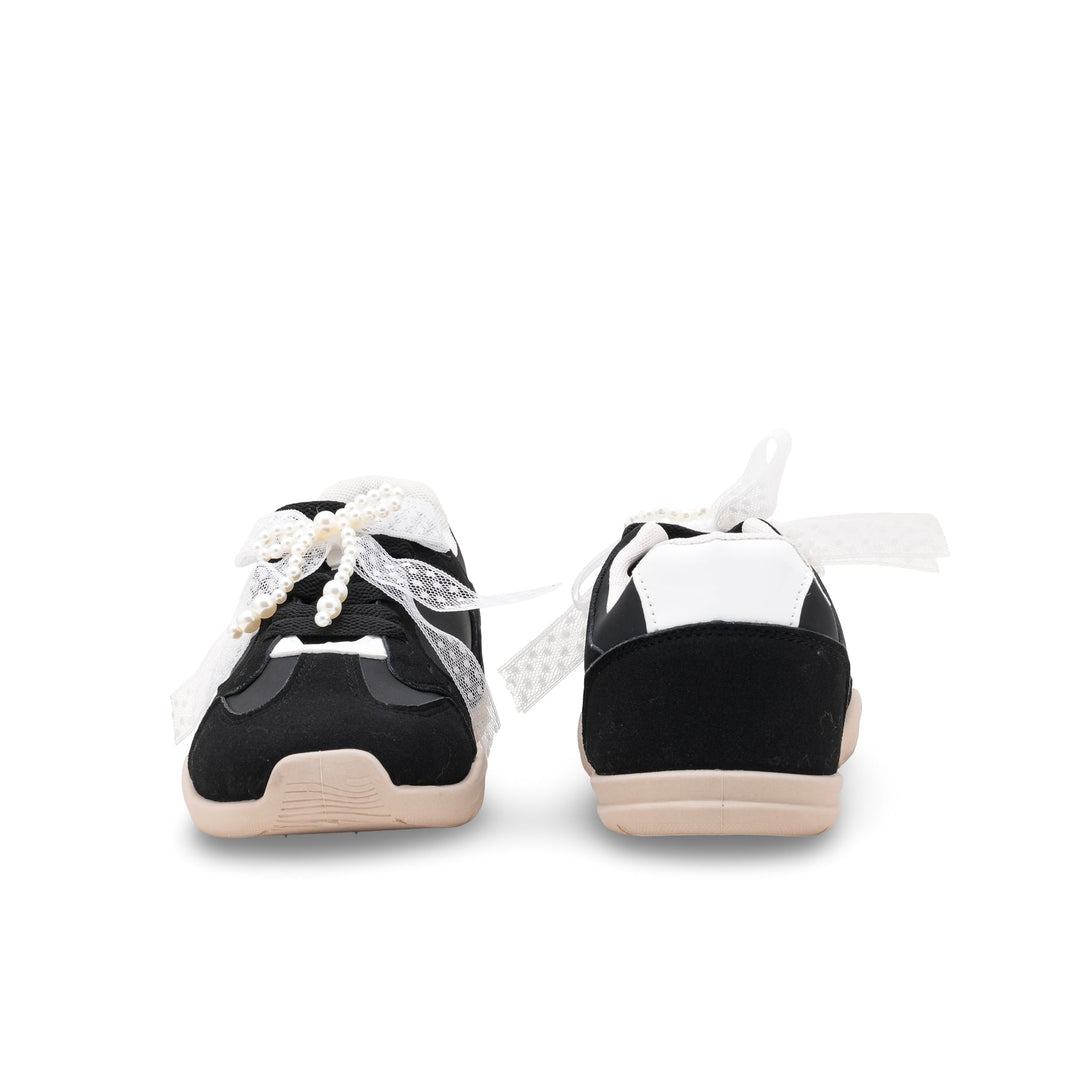 Black Casual Sneaker For Ladies AT7458