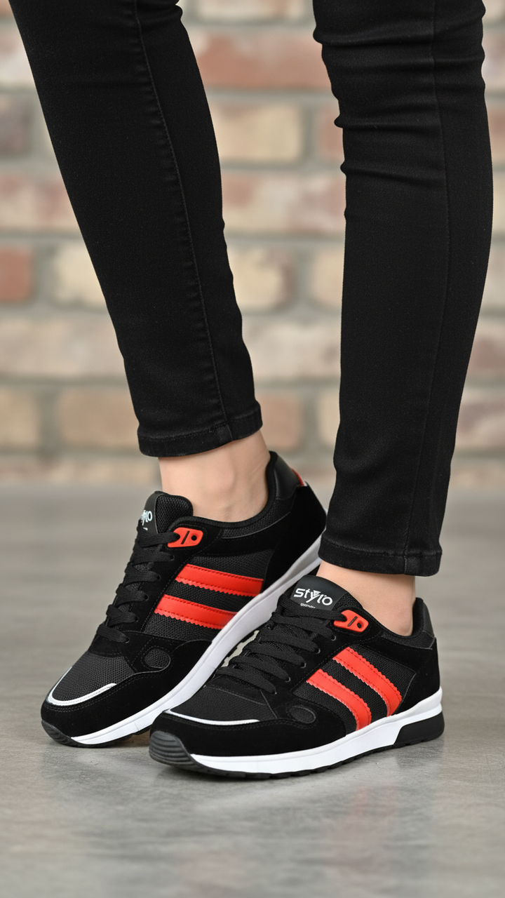 Black Casual Sneaker For Women AT7460