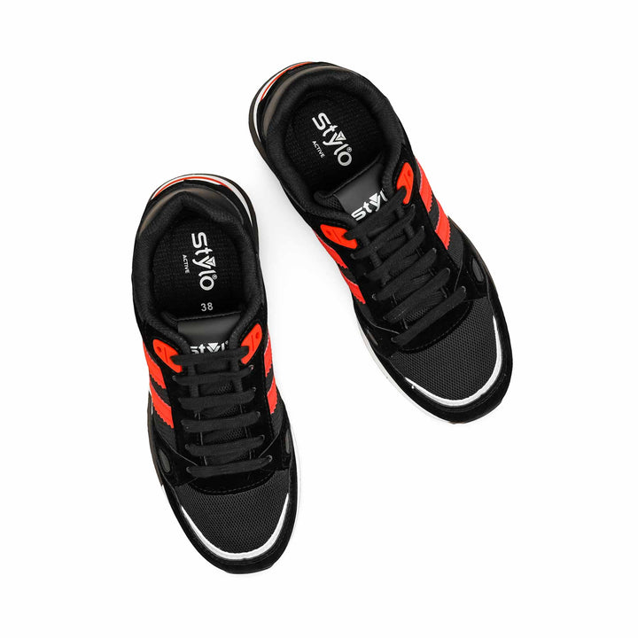 Black Casual Sneaker For Women AT7460