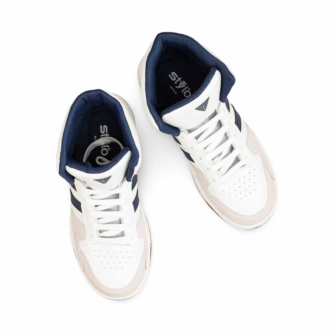 White Casual Sneaker For Women AT7461