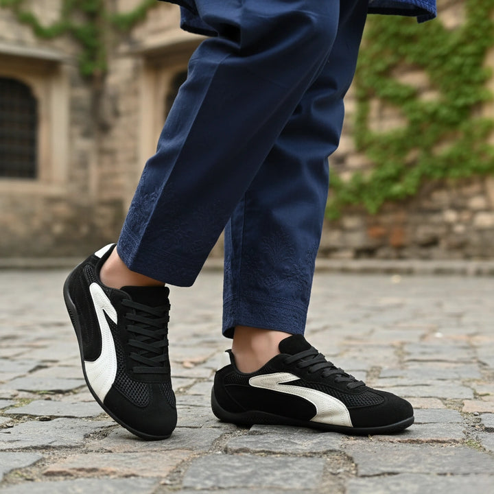 Black Casual Sneaker For Ladies AT7495