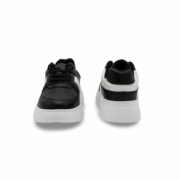 Black Casual Sneaker For Women AT7498