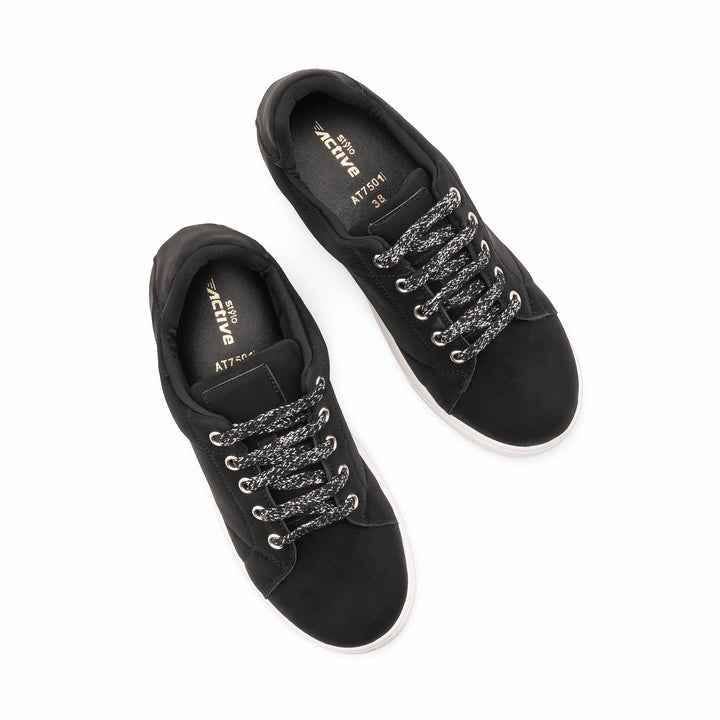 Black Casual Sneaker For Women AT7501