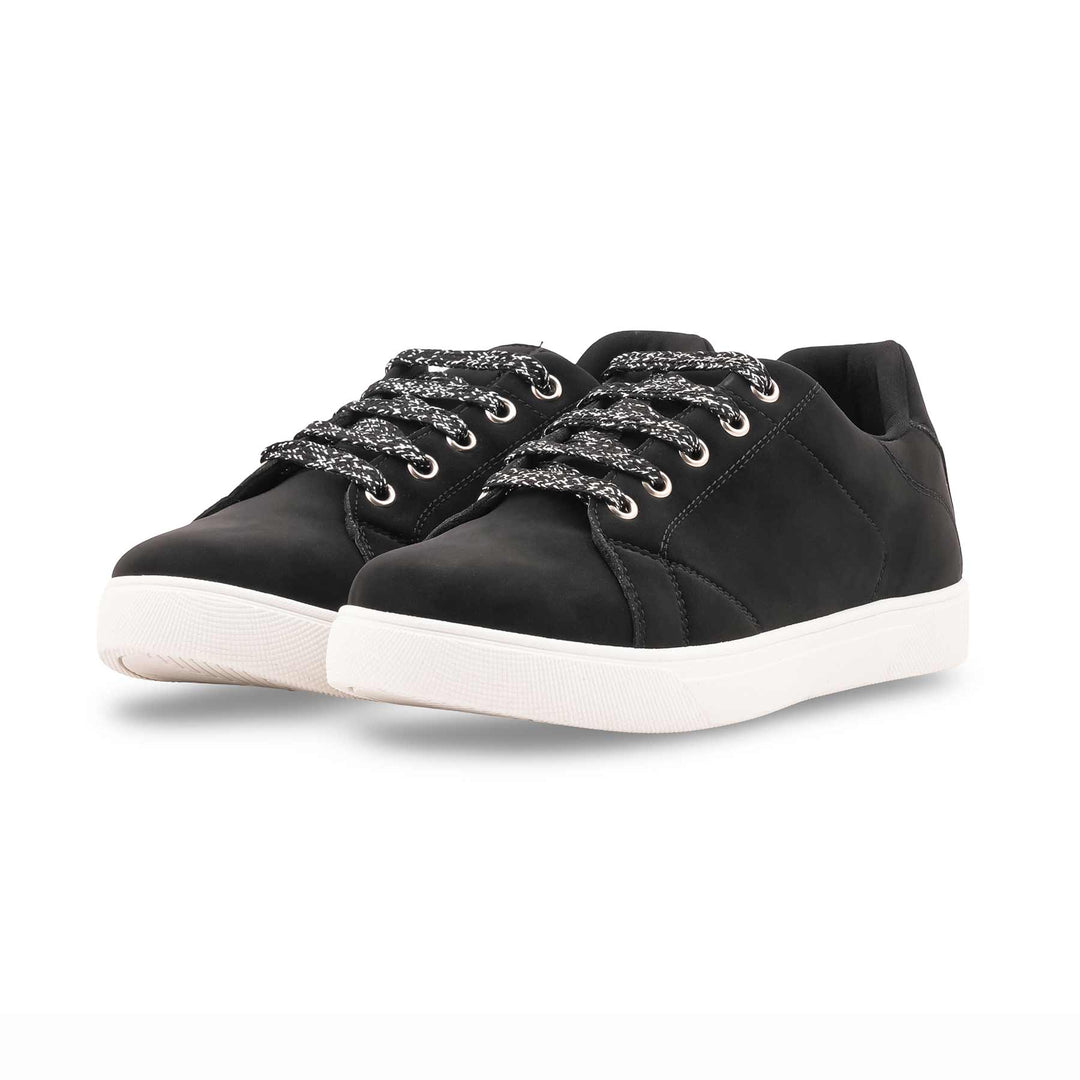 Black Casual Sneaker For Women AT7501