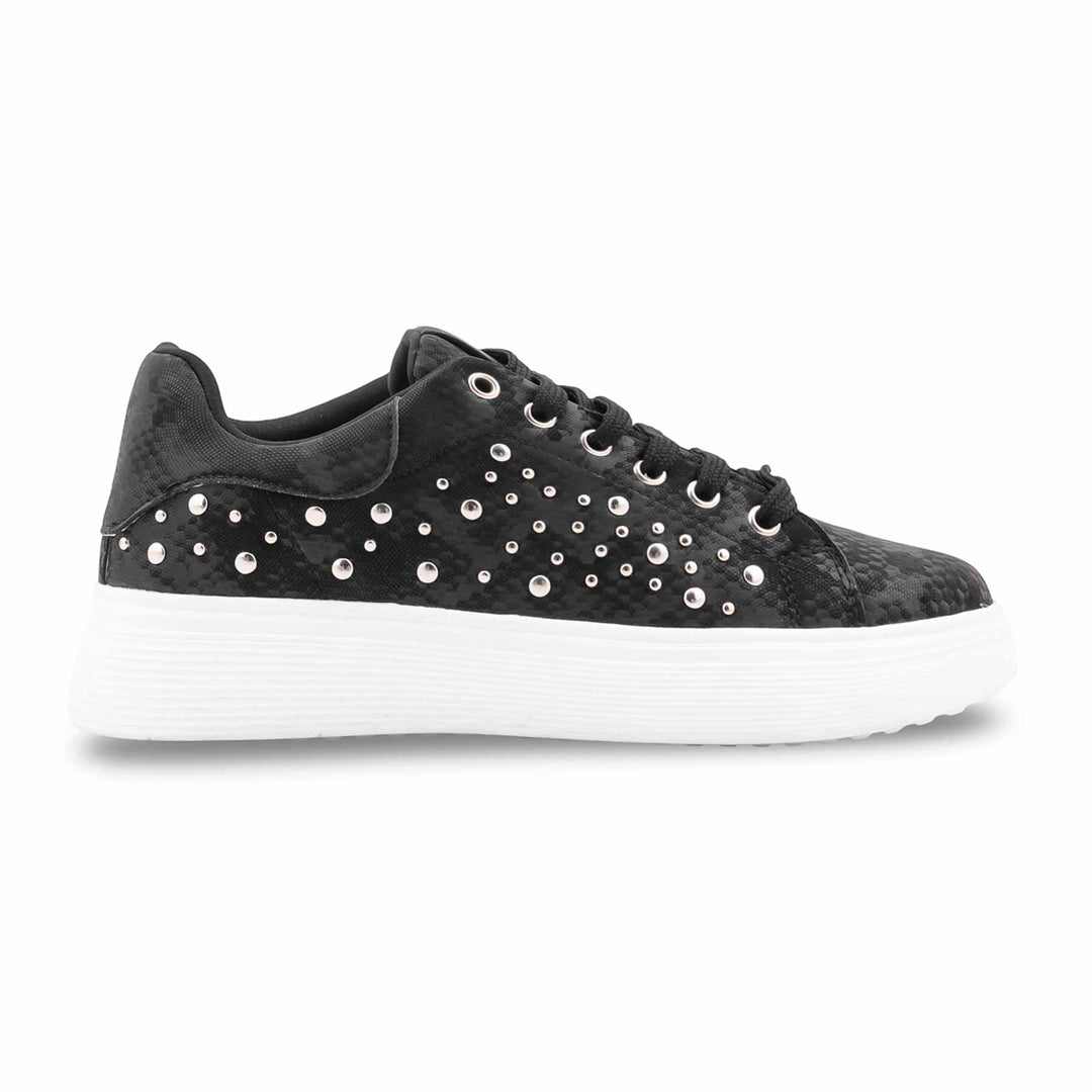 Black Casual Sneaker For Women AT7502