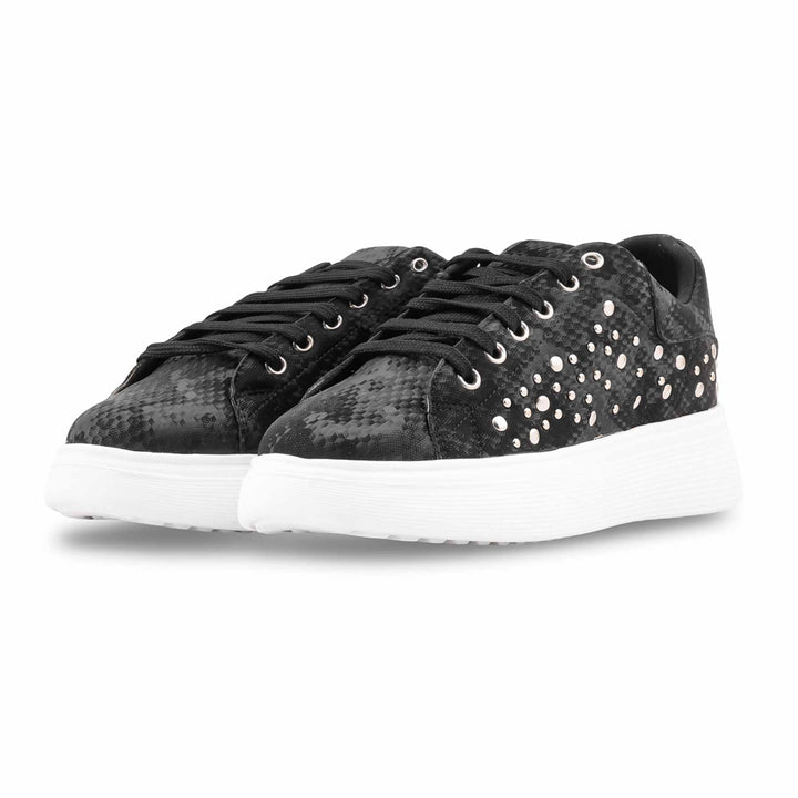 Black Casual Sneaker For Women AT7502