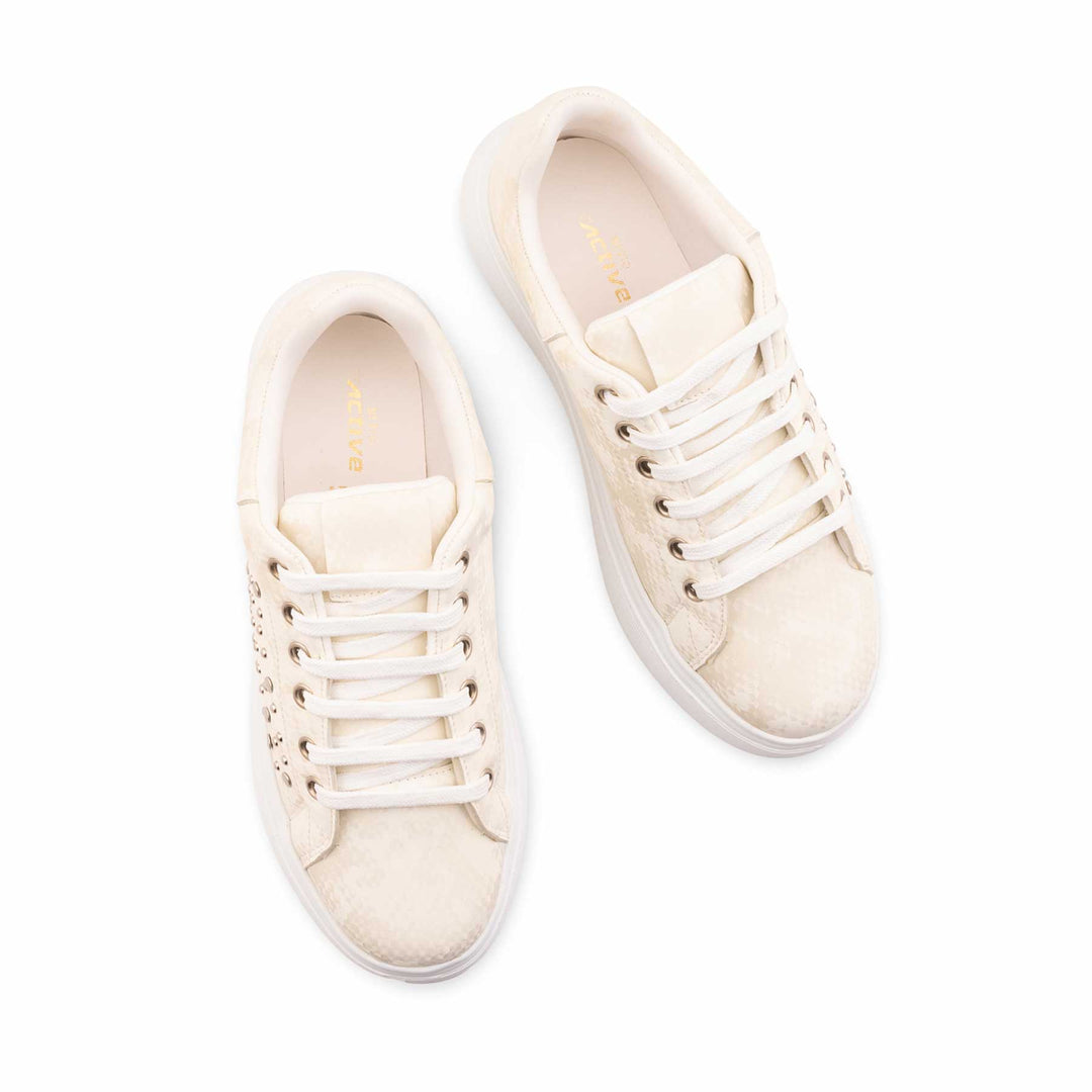 White Casual Sneaker For Women AT7502