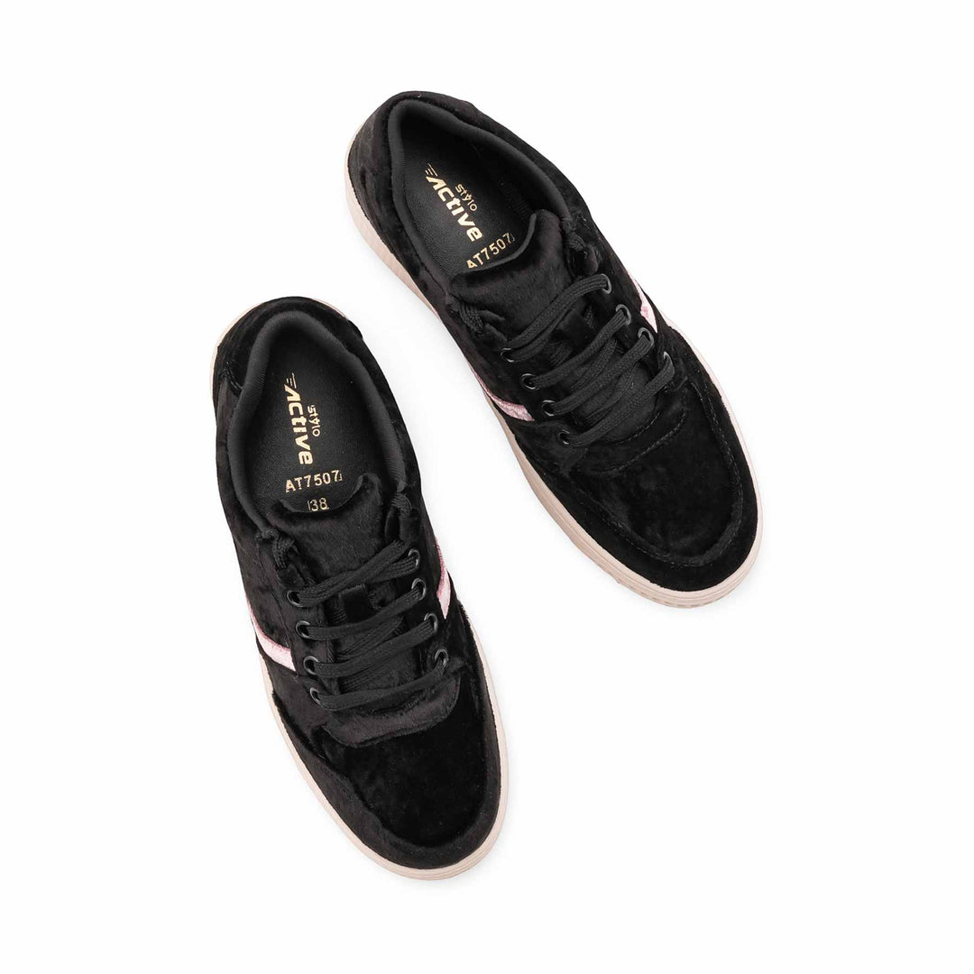Black Casual Sneaker For Ladies AT7507