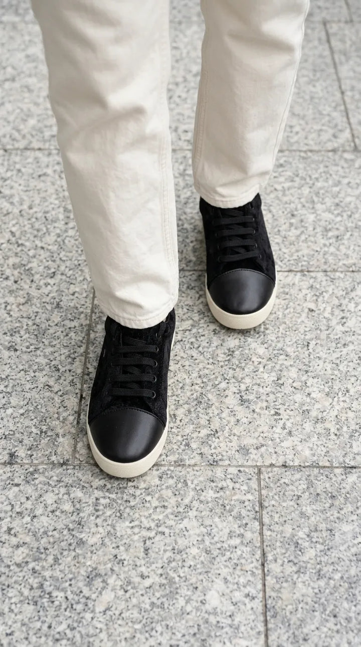 Black Sneaker For Ladies AT7543