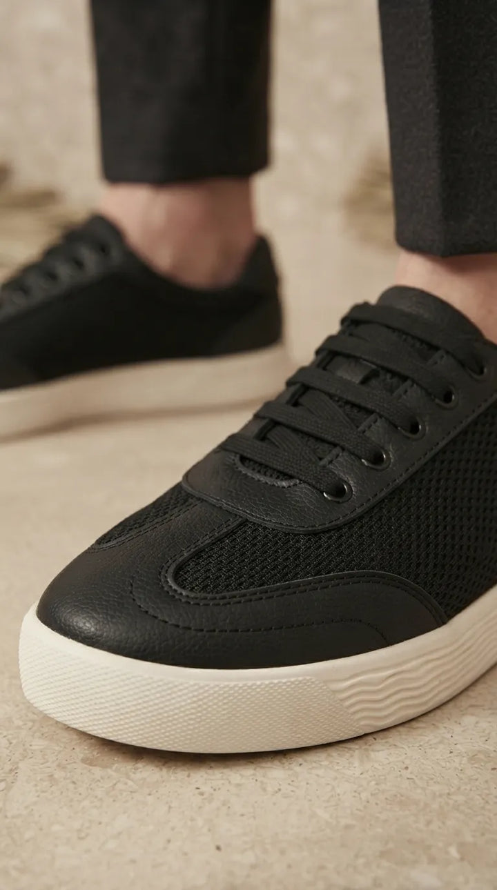 Black Sneakers For Ladies AT7544