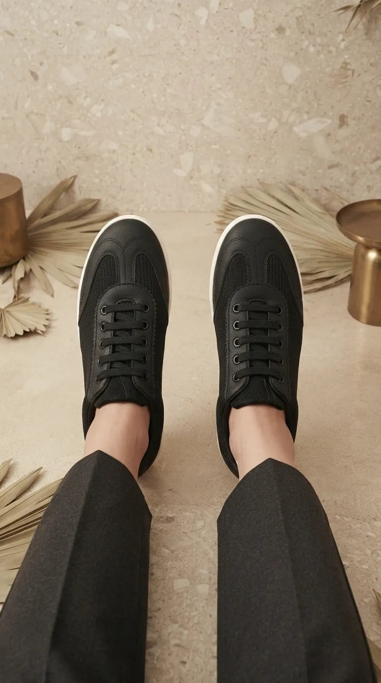 Black Sneakers For Ladies AT7544