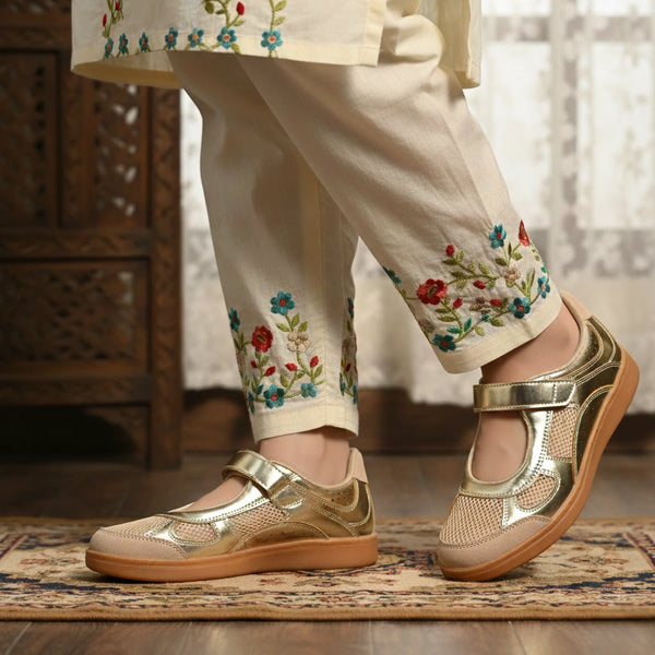 Golden Casual Sneaker For Women AT9102