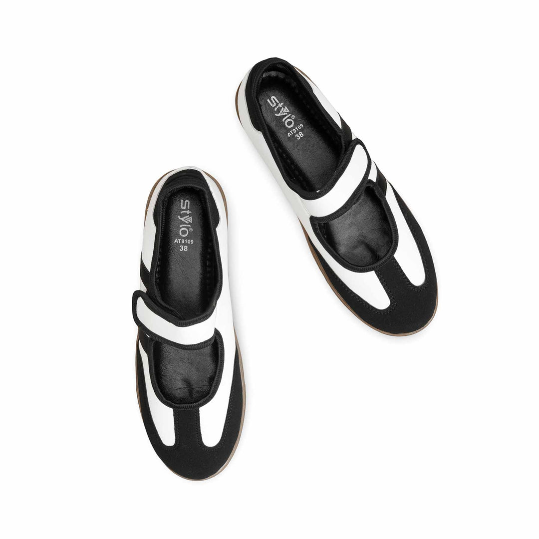 Black Casual Sneaker AT9109