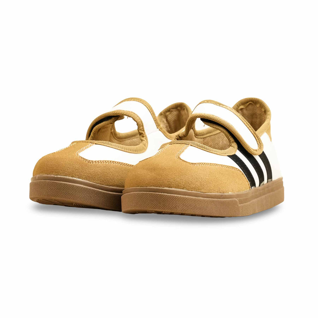 Beige Casual Sneaker AT9109