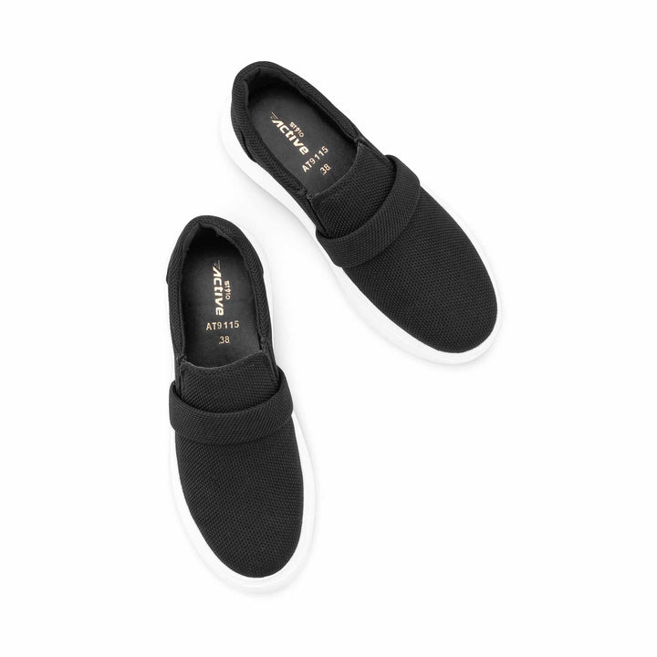 Black Casual Sneaker For Women AT9115