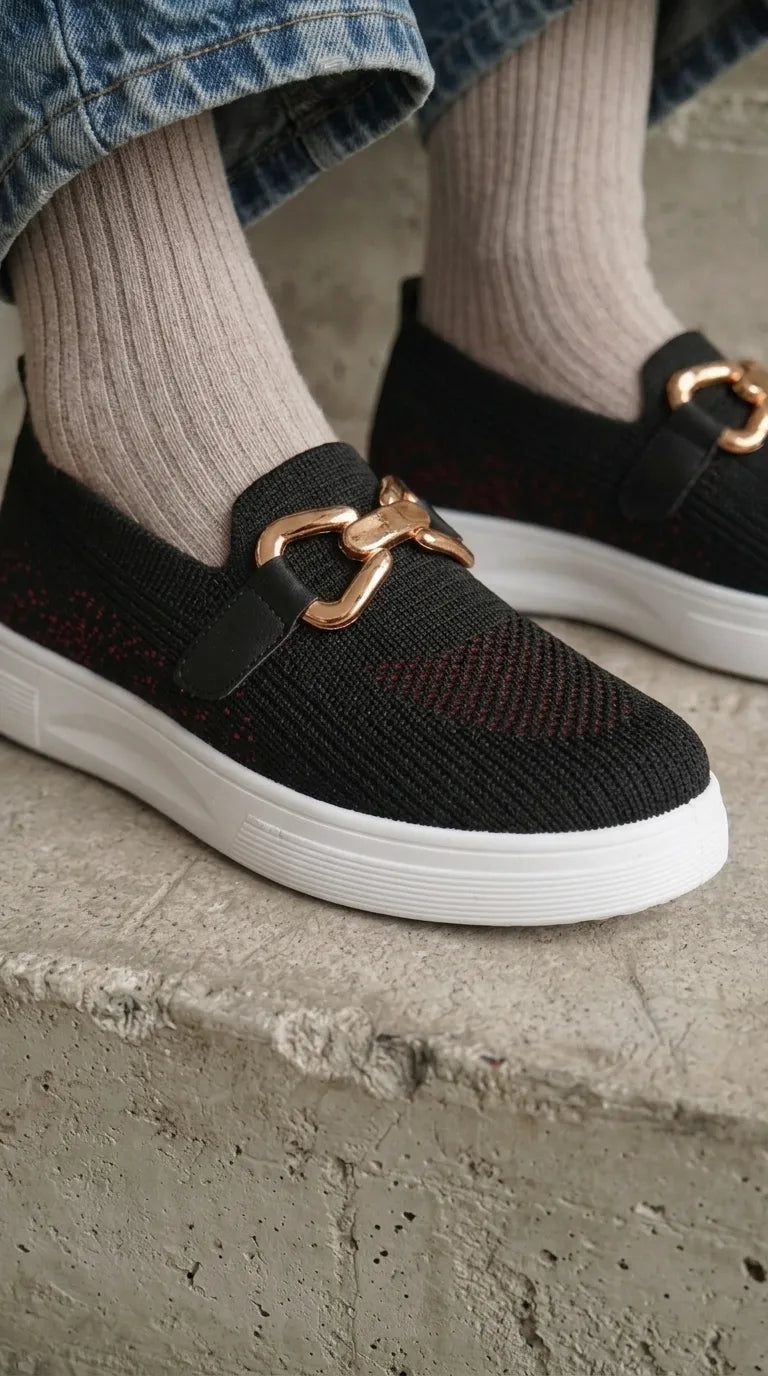 Black Sneaker For Ladies AT9128
