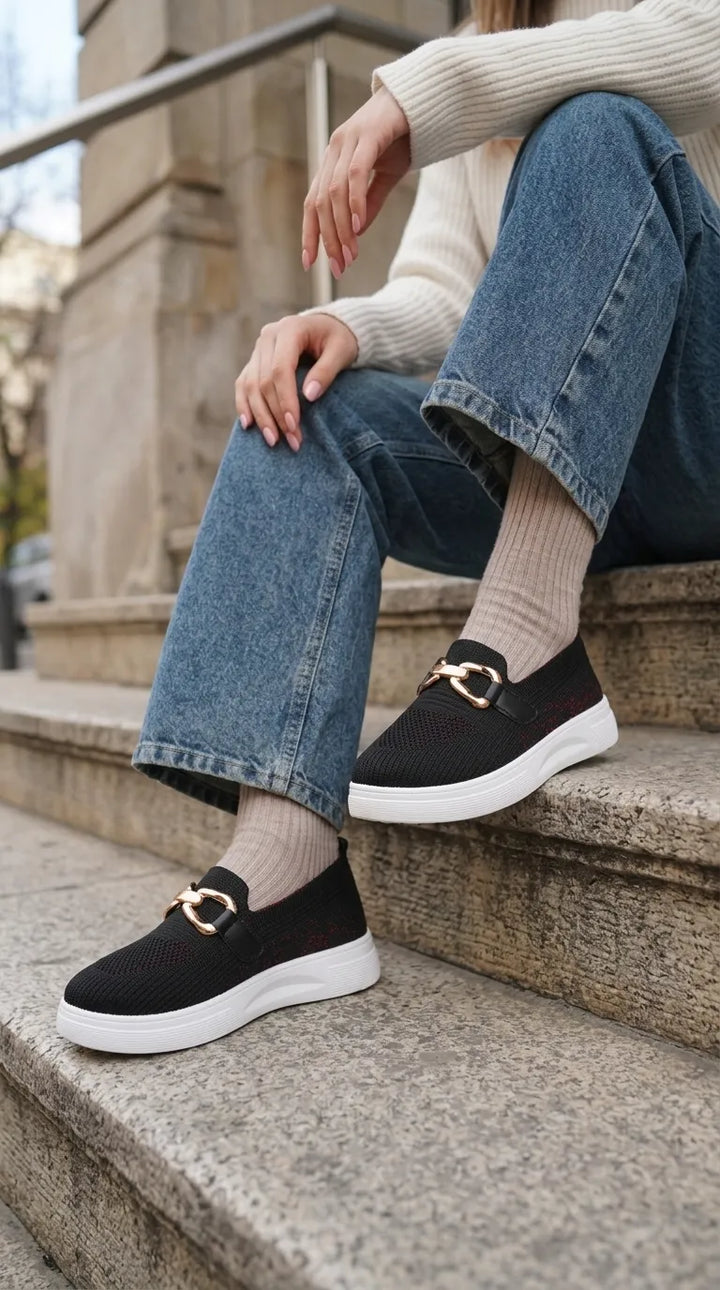 Black Sneaker For Ladies AT9128