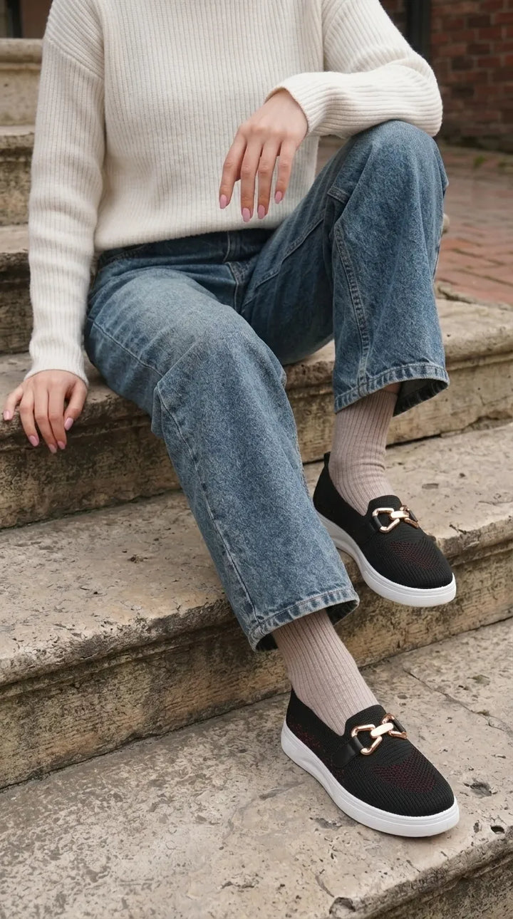 Black Sneaker For Ladies AT9128