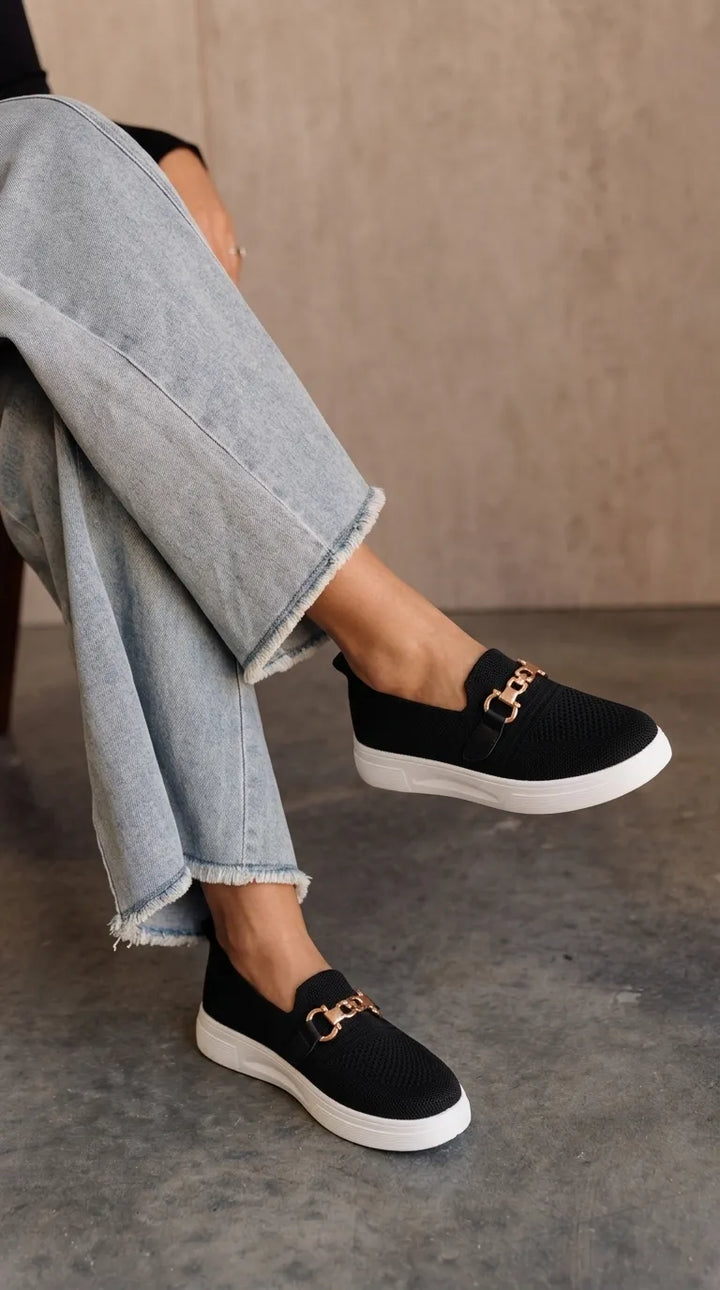 Black Sneaker For Ladies AT9131