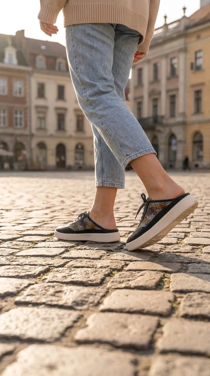 Black Sneaker For Ladies AT9165