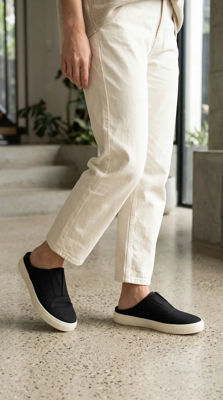 Black Sneaker For Ladies AT9168
