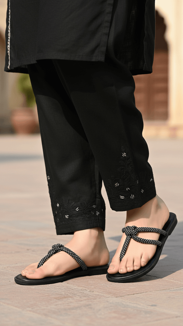 Black Casual Chappal CL1938