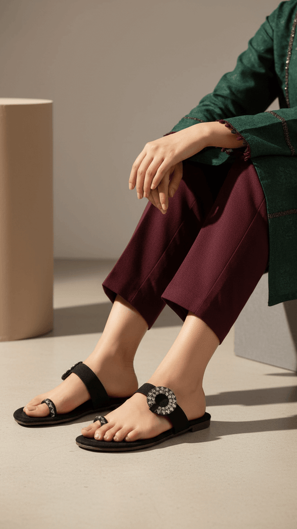 Black Casual Chappal For Women CL2143