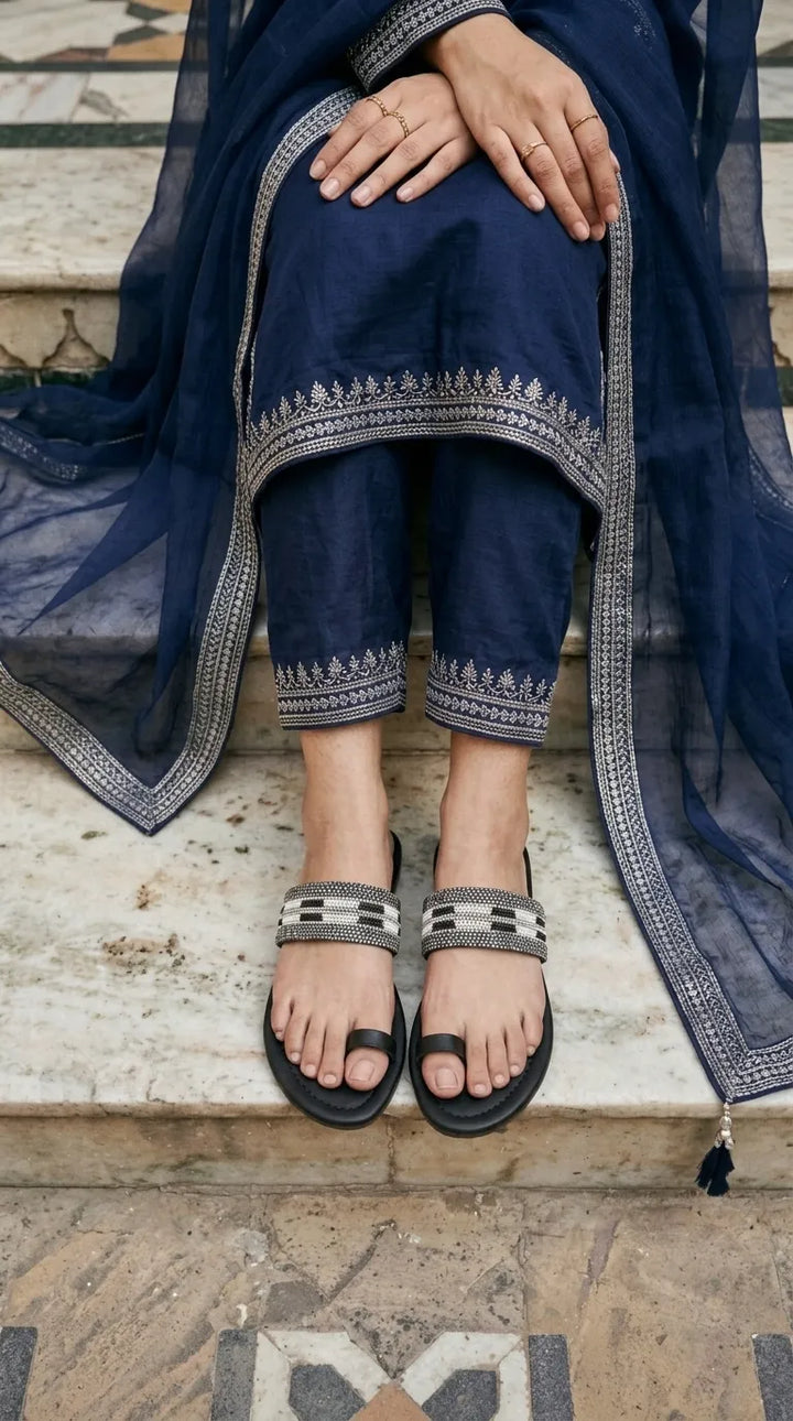 Black Casual Chappal For Ladies CL2347