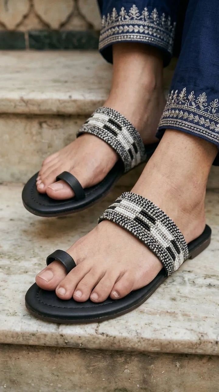 Black Casual Chappal For Ladies CL2347