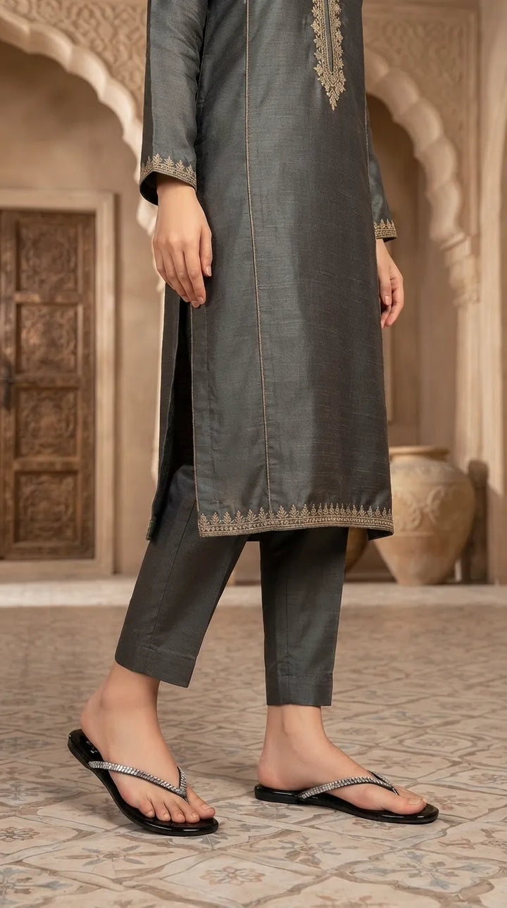Black Casual Chappal For Women CL2360