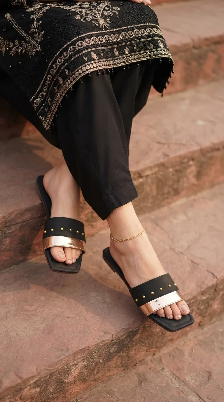 Black Casual Slipper For Women CL2365