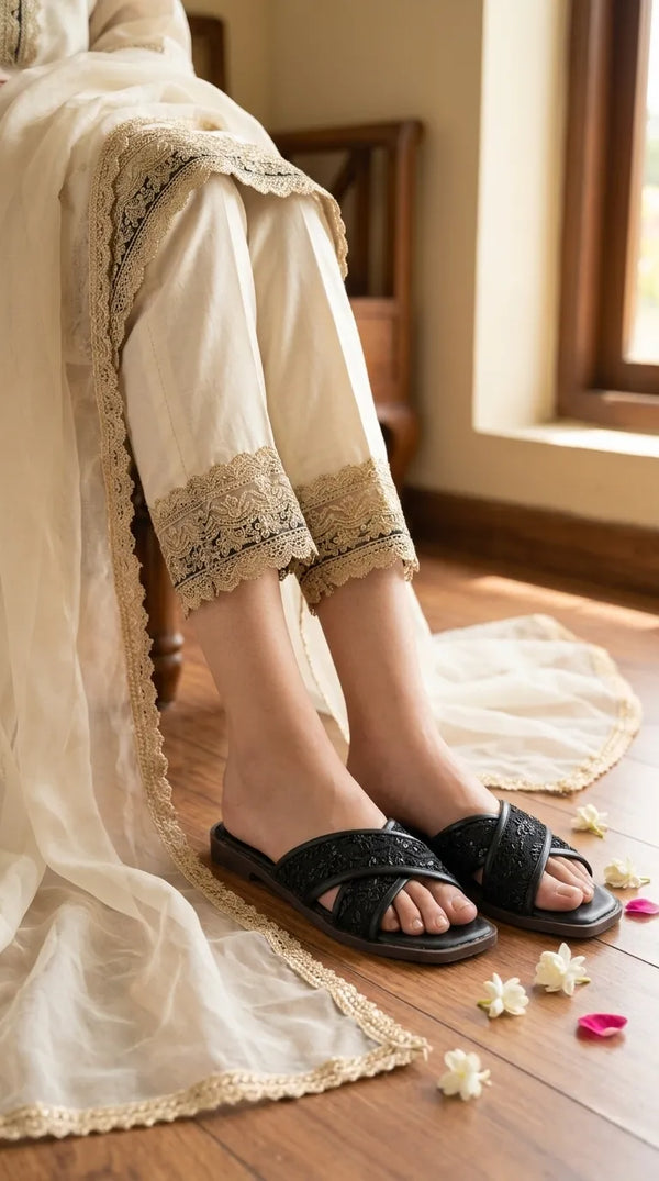 Black Casual Slipper For Women CL2368