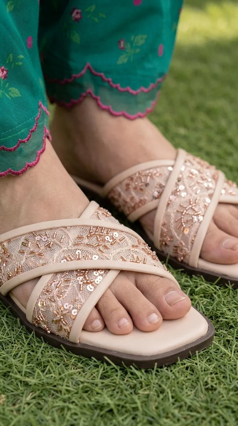 Fawn Casual Slipper For Women CL2368